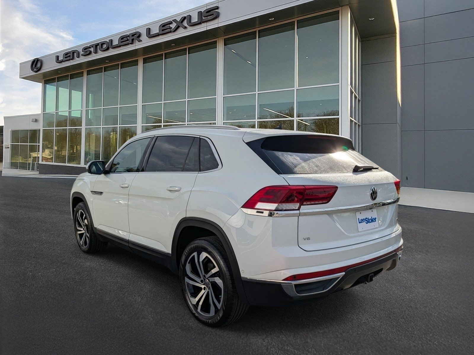 Used 2021 Volkswagen Atlas Cross Sport SEL Premium AWD/4WD image 5