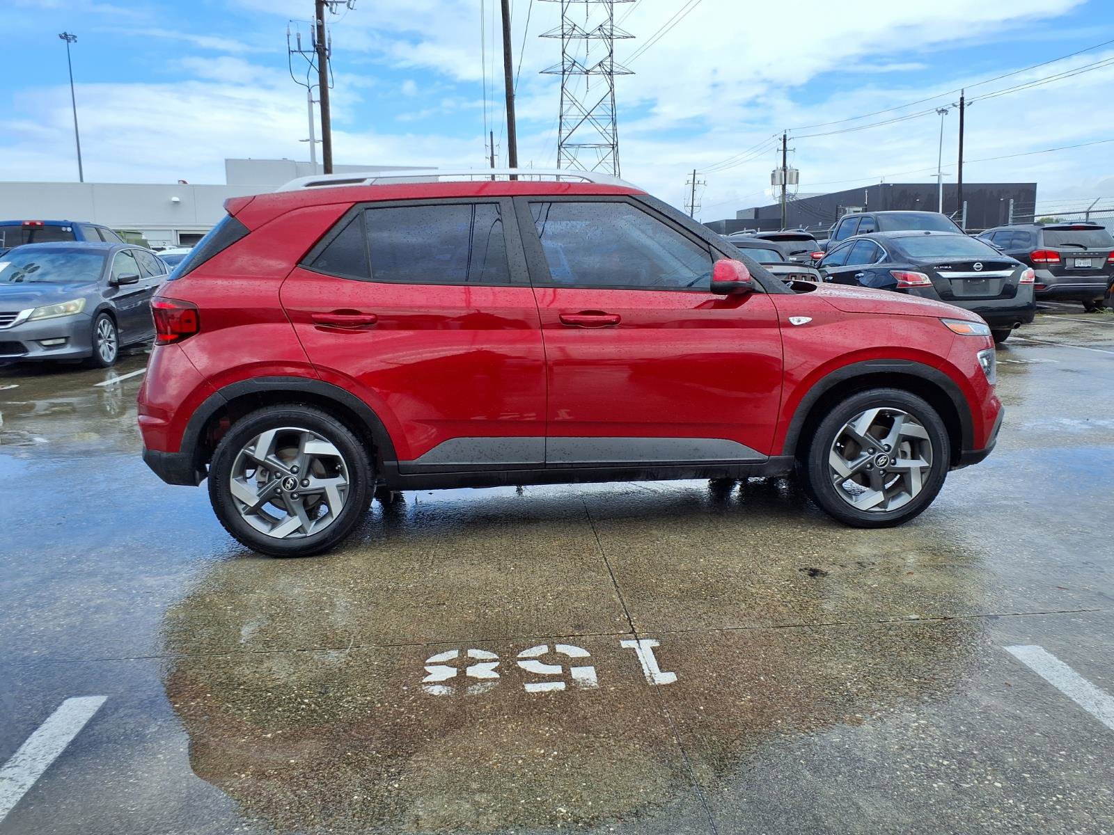 Used 2021 Hyundai Venue SEL w/ Cargo Package FWD image 25