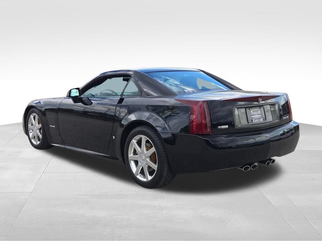 Used 2007 Cadillac XLR RWD image 10