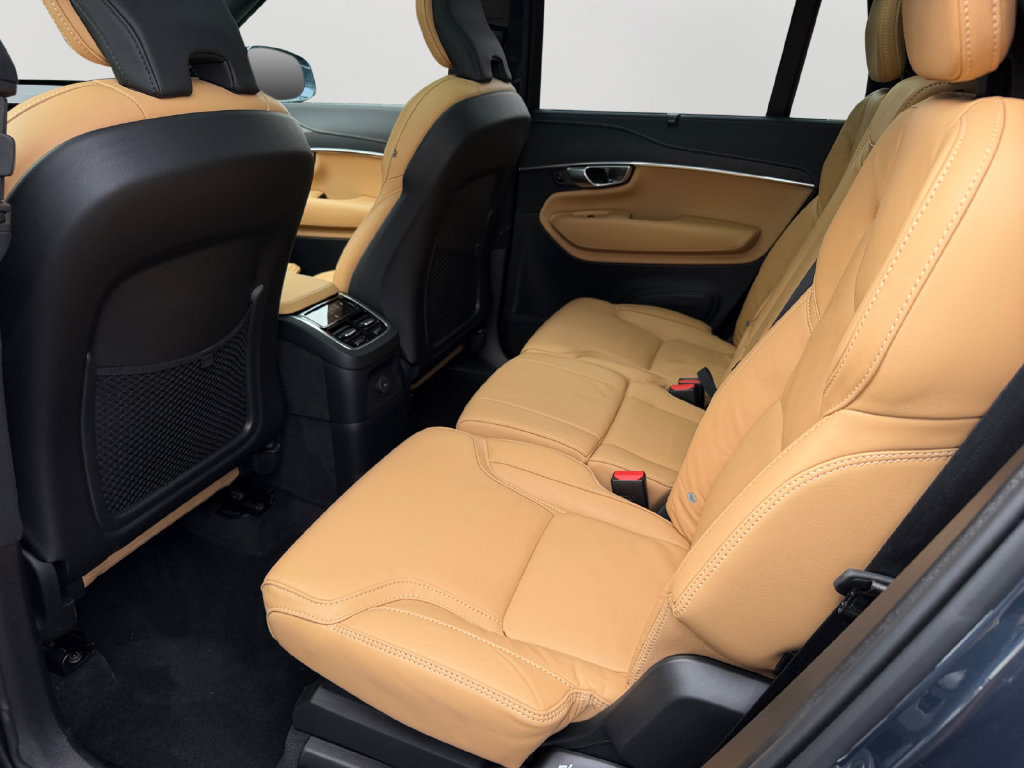 Used 2024 Volvo XC90 T8 Ultimate w/ Lounge Package AWD/4WD image 11