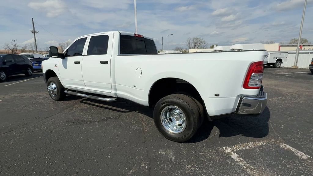Used 2024 RAM 3500 Tradesman w/ Chrome Appearance Group AWD/4WD image 6