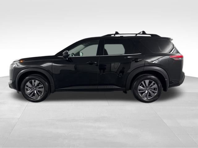 Used 2025 Nissan Pathfinder SV w/ SV Premium Package image 5