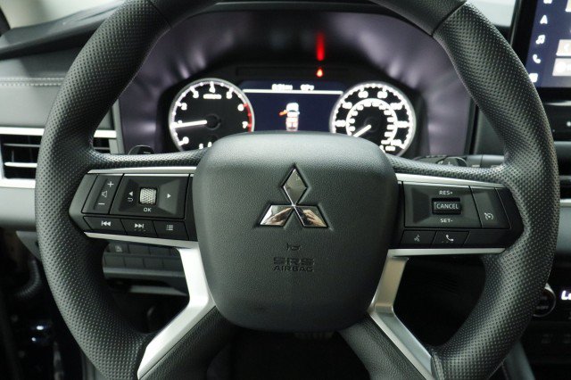 New 2026 Mitsubishi Outlander ES FWD image 8