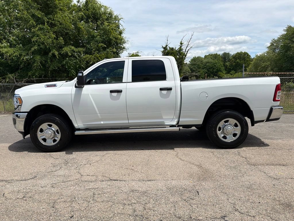 Used 2024 RAM 2500 Tradesman w/ Chrome Appearance Group AWD/4WD image 5