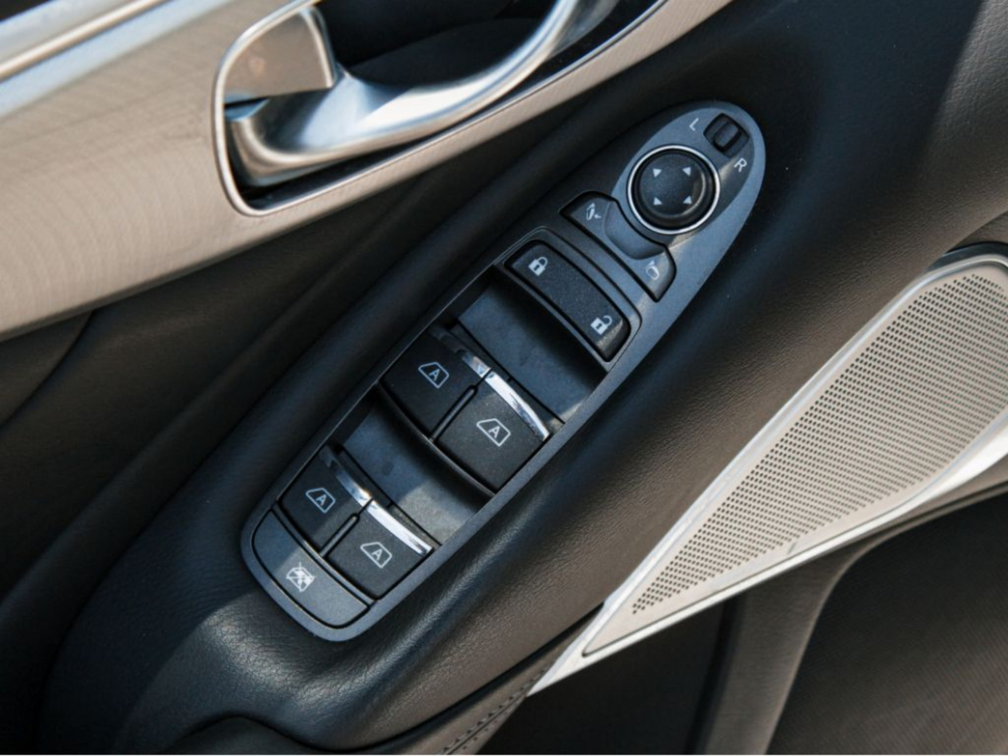 Used 2023 INFINITI Q50 Luxe w/ Cargo Package AWD/4WD image 9