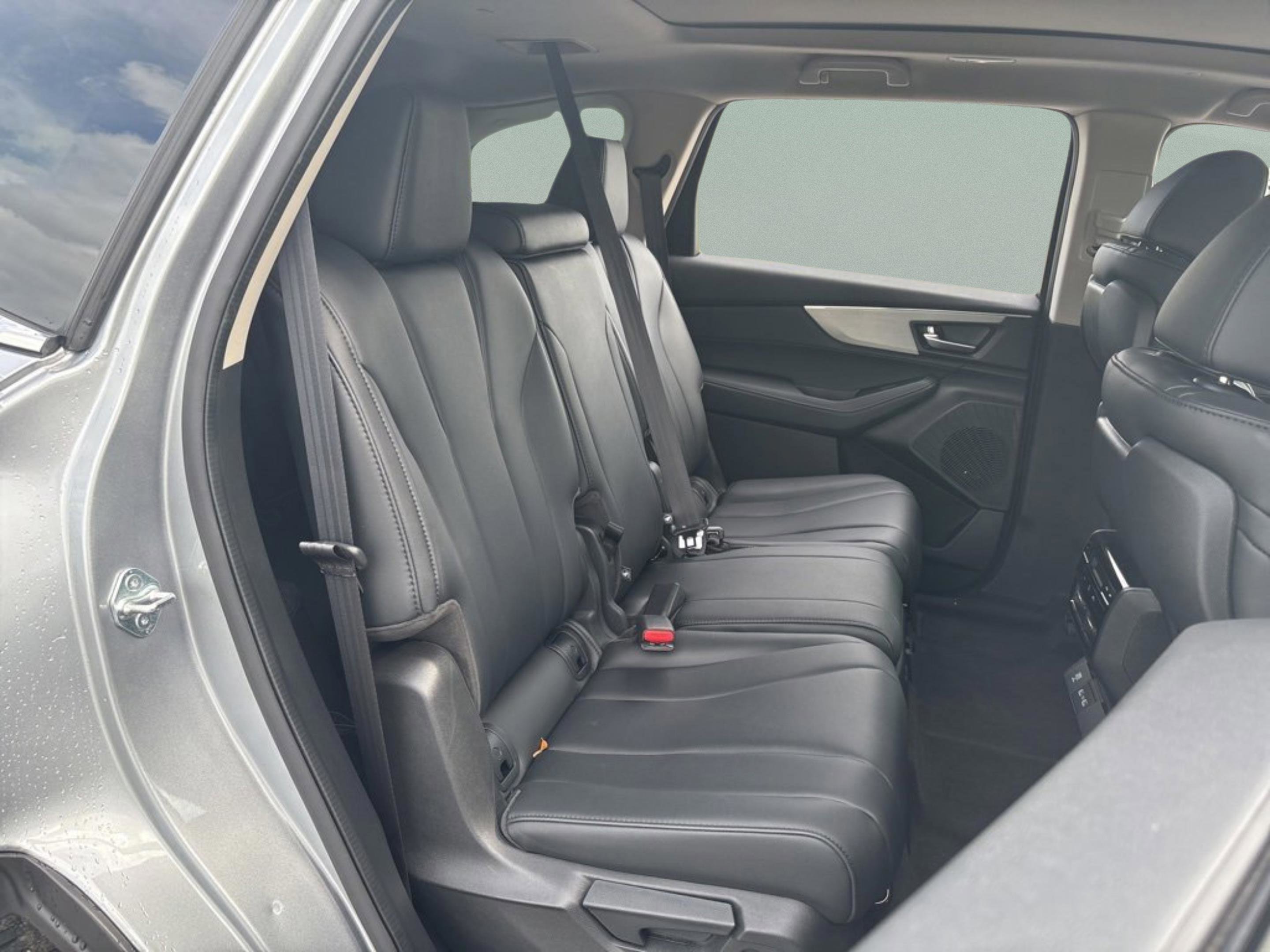 Used 2023 Acura MDX FWD image 22