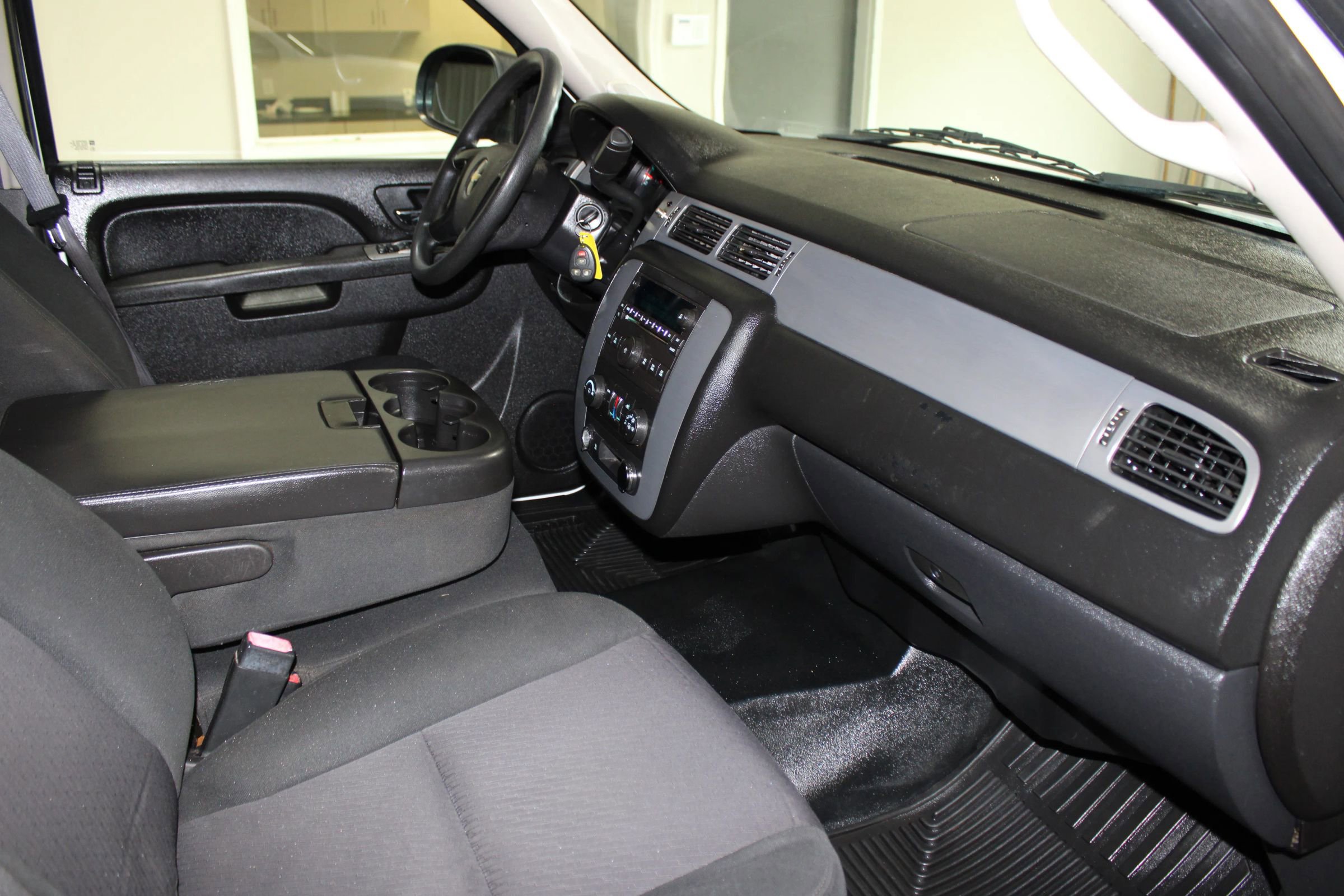 Used 2011 Chevrolet Suburban 2500 RWD image 22