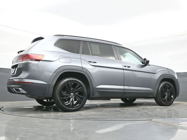 Used 2023 Volkswagen Atlas SE w/ Black Wheel Package image 25