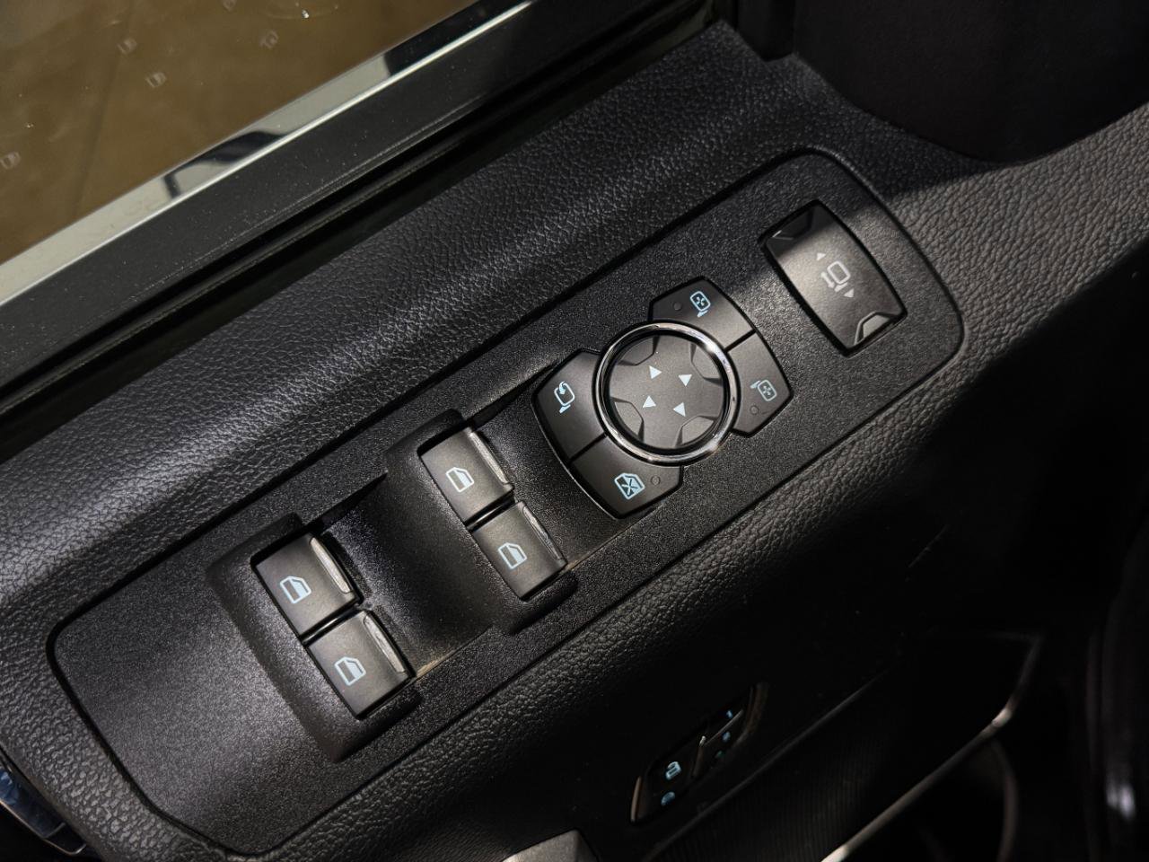 Used 2019 Ford F250 Platinum w/ Platinum Ultimate Package AWD/4WD image 30