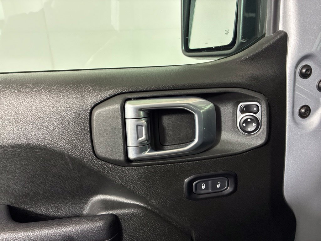 Used 2024 Jeep Wrangler Unlimited Sport AWD/4WD image 23