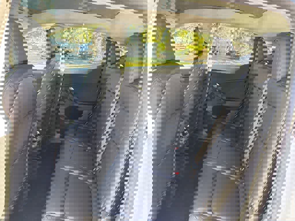 Used 2022 Tesla Model Y Long Range image 30