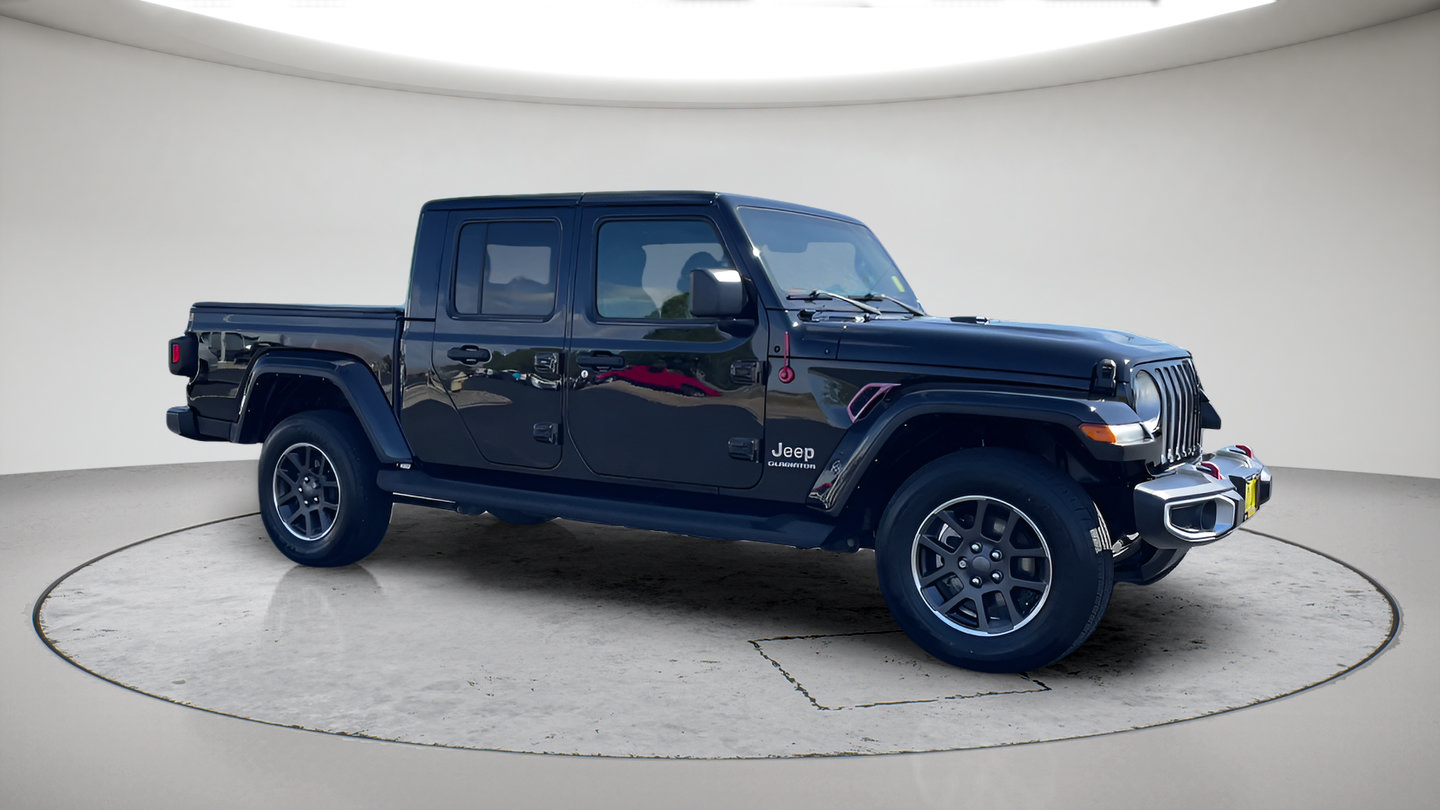 Used 2022 Jeep Gladiator Overland w/ Cold Weather Group AWD/4WD image 4