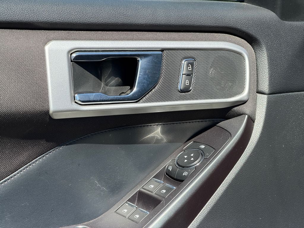 Used 2020 Ford Explorer XLT AWD/4WD image 21
