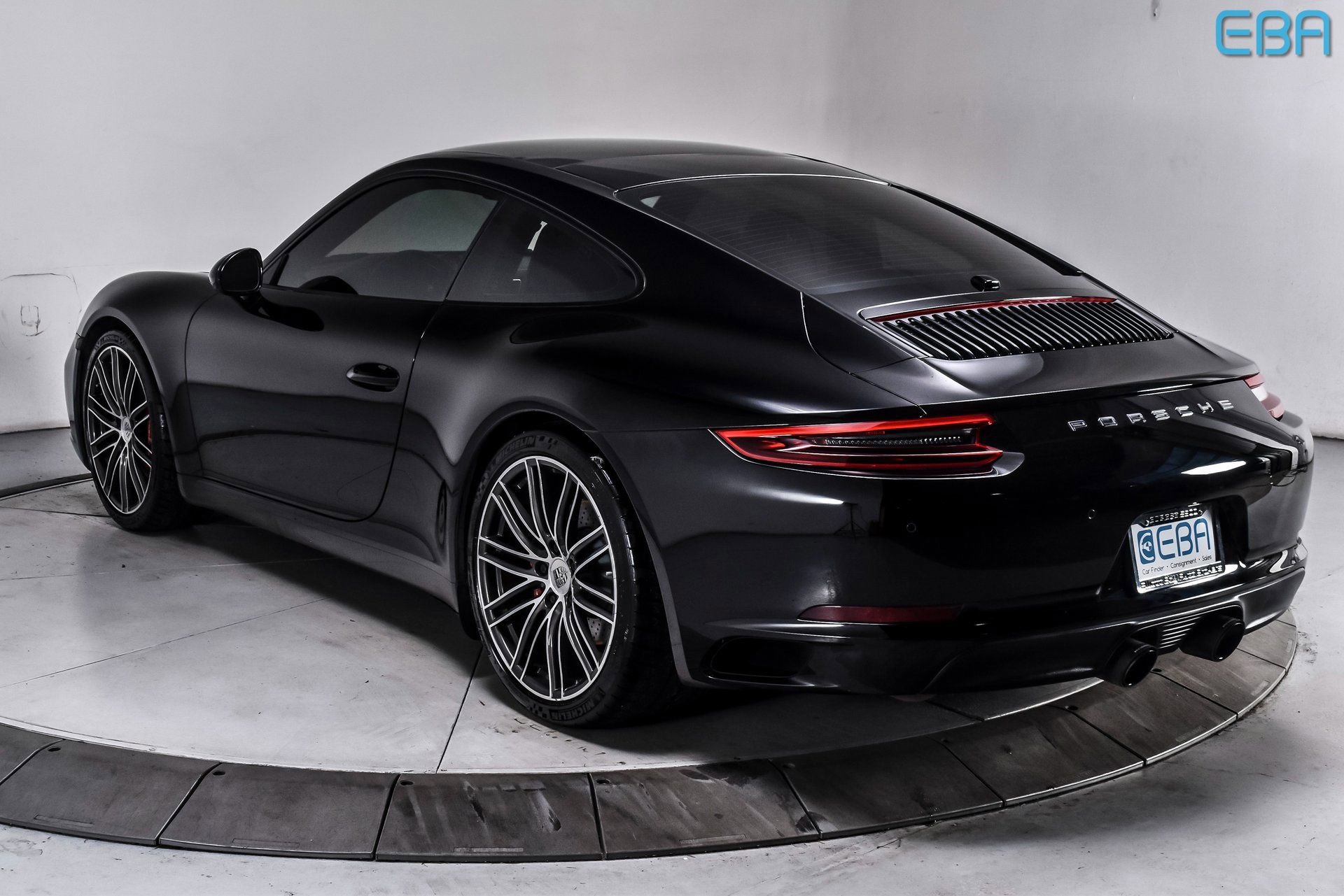Used 2018 Porsche 911 Carrera S image 4