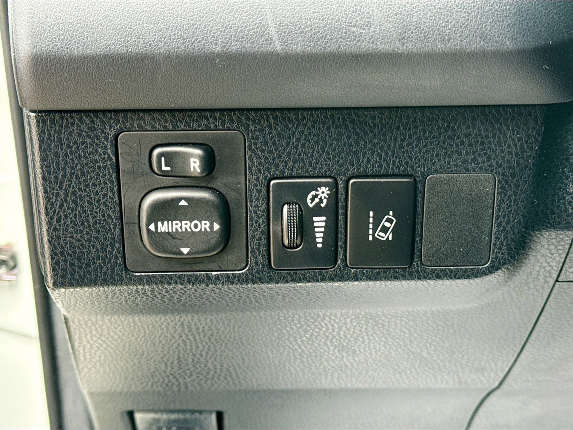 Used 2017 Toyota RAV4 LE image 11