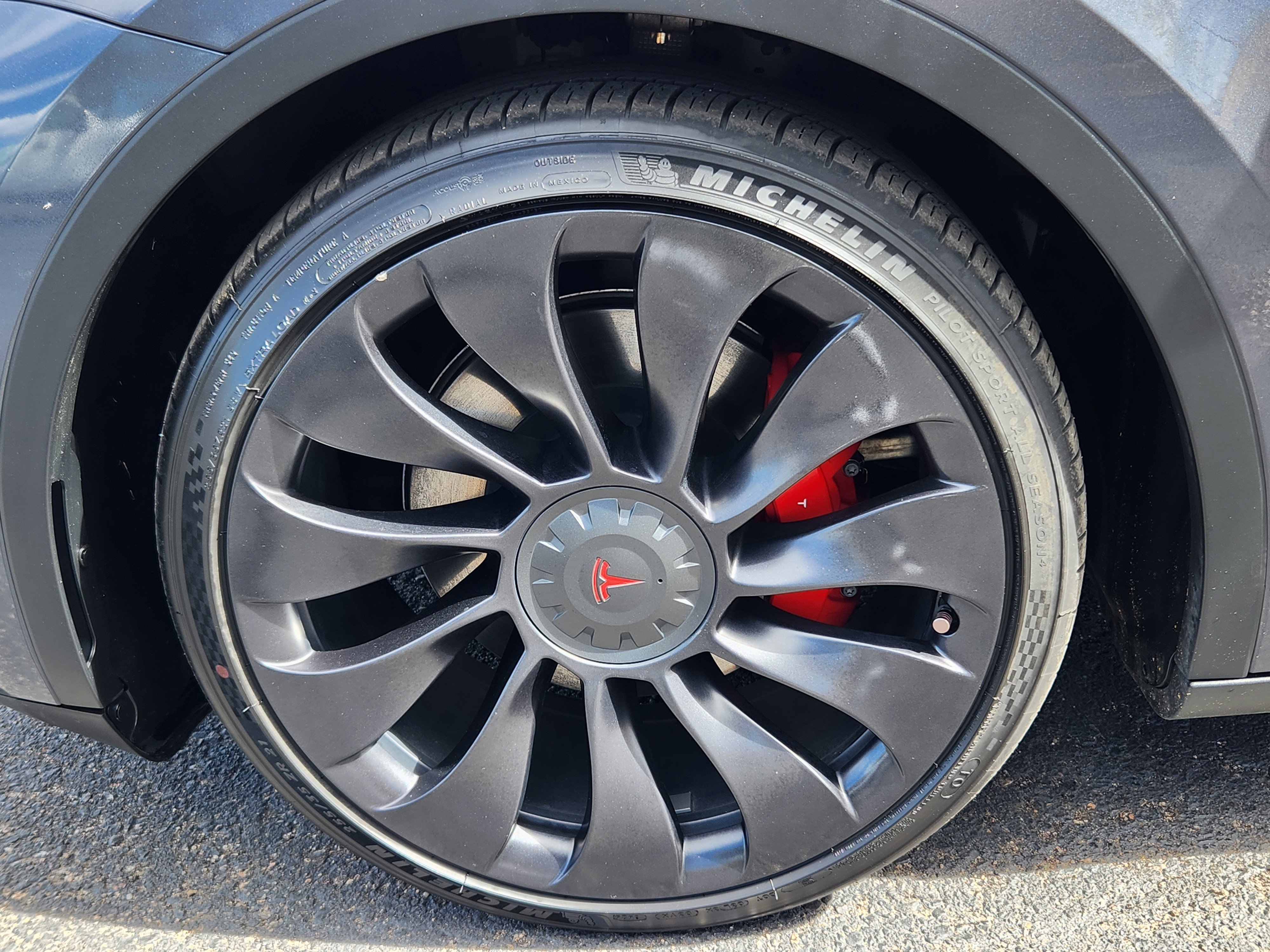 Used 2022 Tesla Model Y Performance image 28