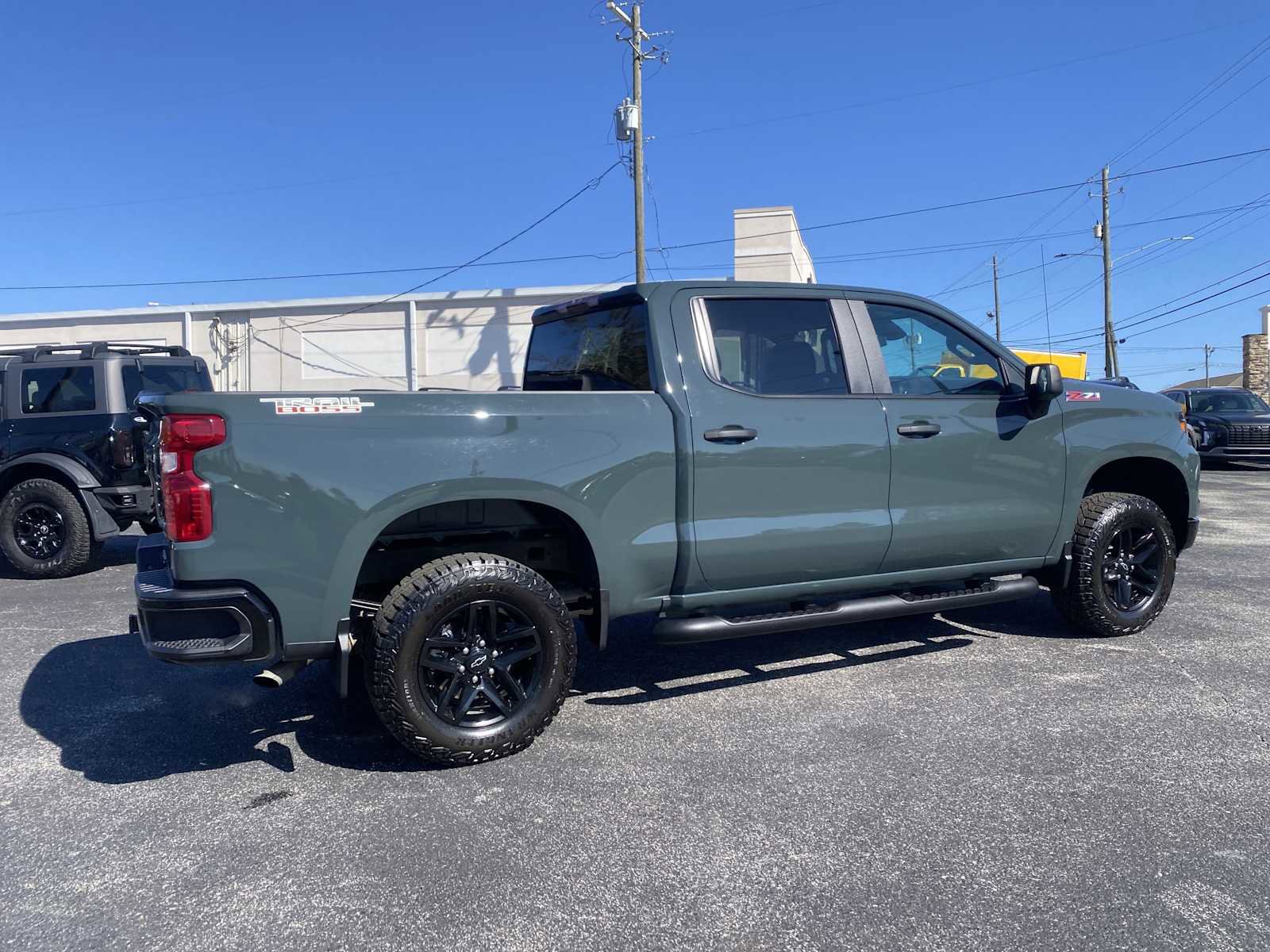 Used 2025 Chevrolet Silverado 1500 Custom Trail Boss AWD/4WD image 9