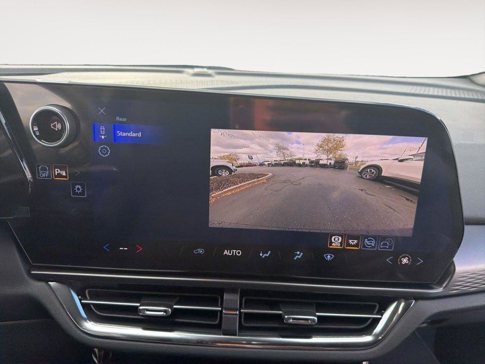 New 2026 Chevrolet Equinox EV LT FWD image 8