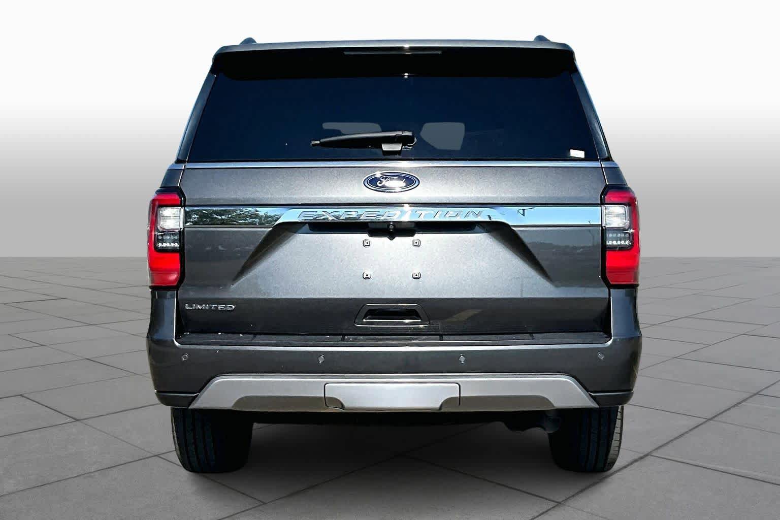 Used 2018 Ford Expedition Limited w/ Equipment Group 301A image 5
