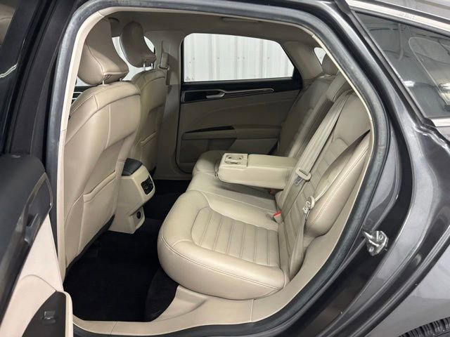 Used 2017 Ford Fusion SE image 11