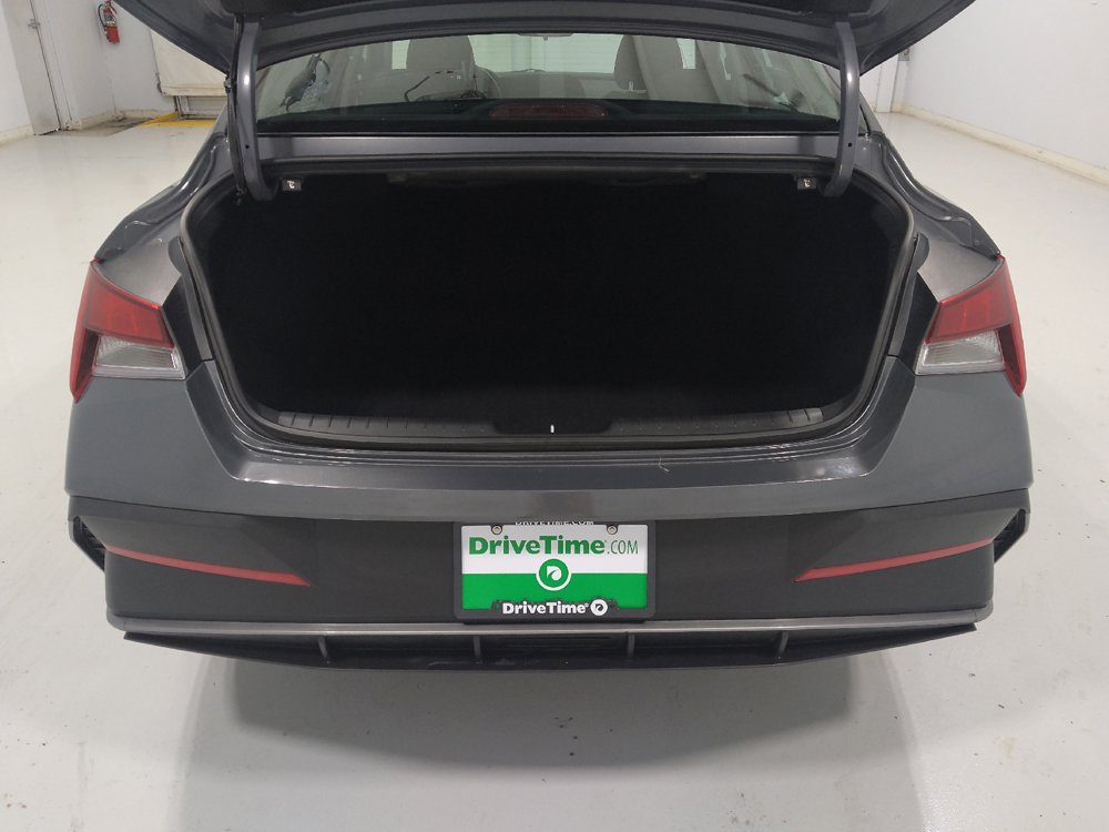 Used 2025 Hyundai Elantra SE FWD image 29