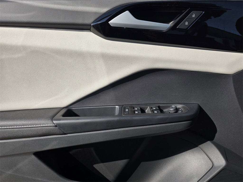 New 2025 Volkswagen Taos S image 16