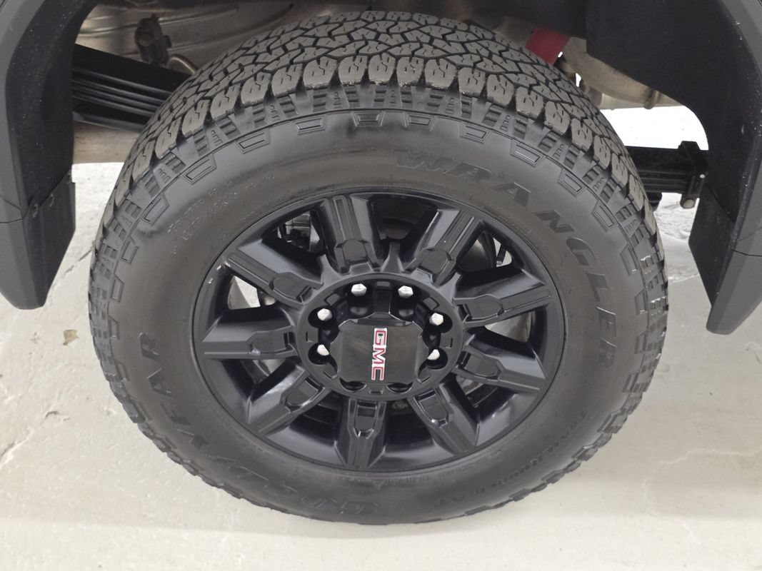 Used 2025 GMC Sierra 2500 AT4 w/ AT4 Premium Plus Package AWD/4WD image 59
