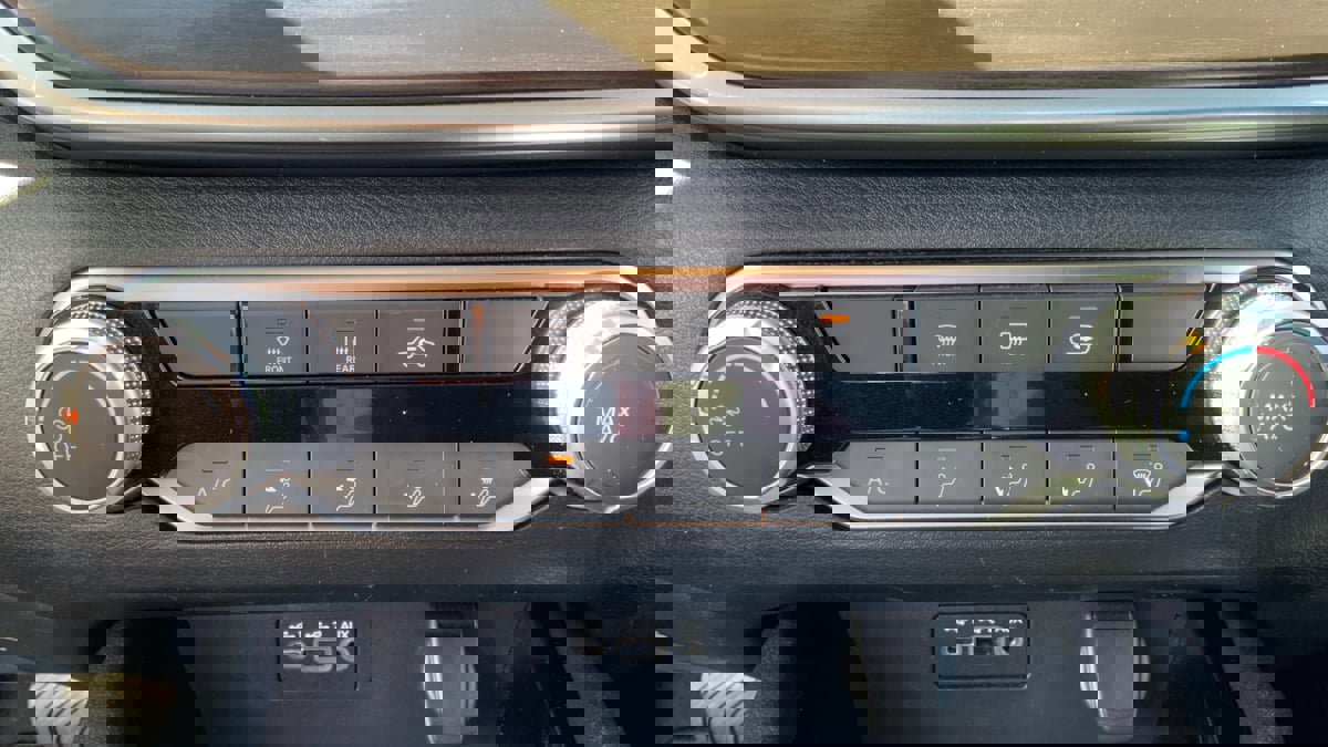 Used 2024 Nissan Altima 2.5 SV image 26