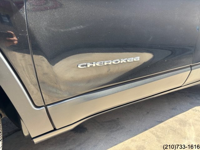 Used 2014 Jeep Cherokee Latitude FWD image 12