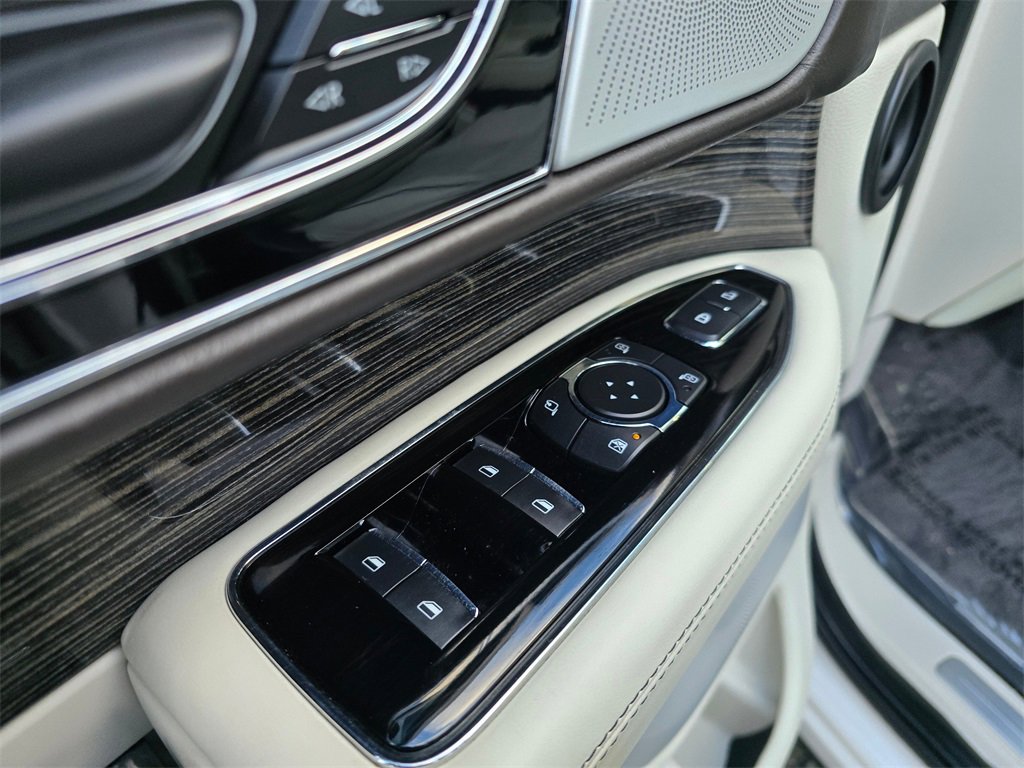 Used 2019 Lincoln Navigator Black Label w/ Cargo Package image 25