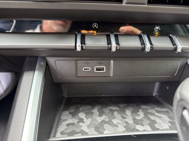 Used 2025 Chevrolet Colorado Trail Boss image 17