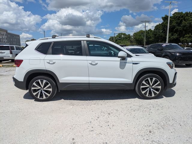 Used 2023 Volkswagen Taos SE image 2