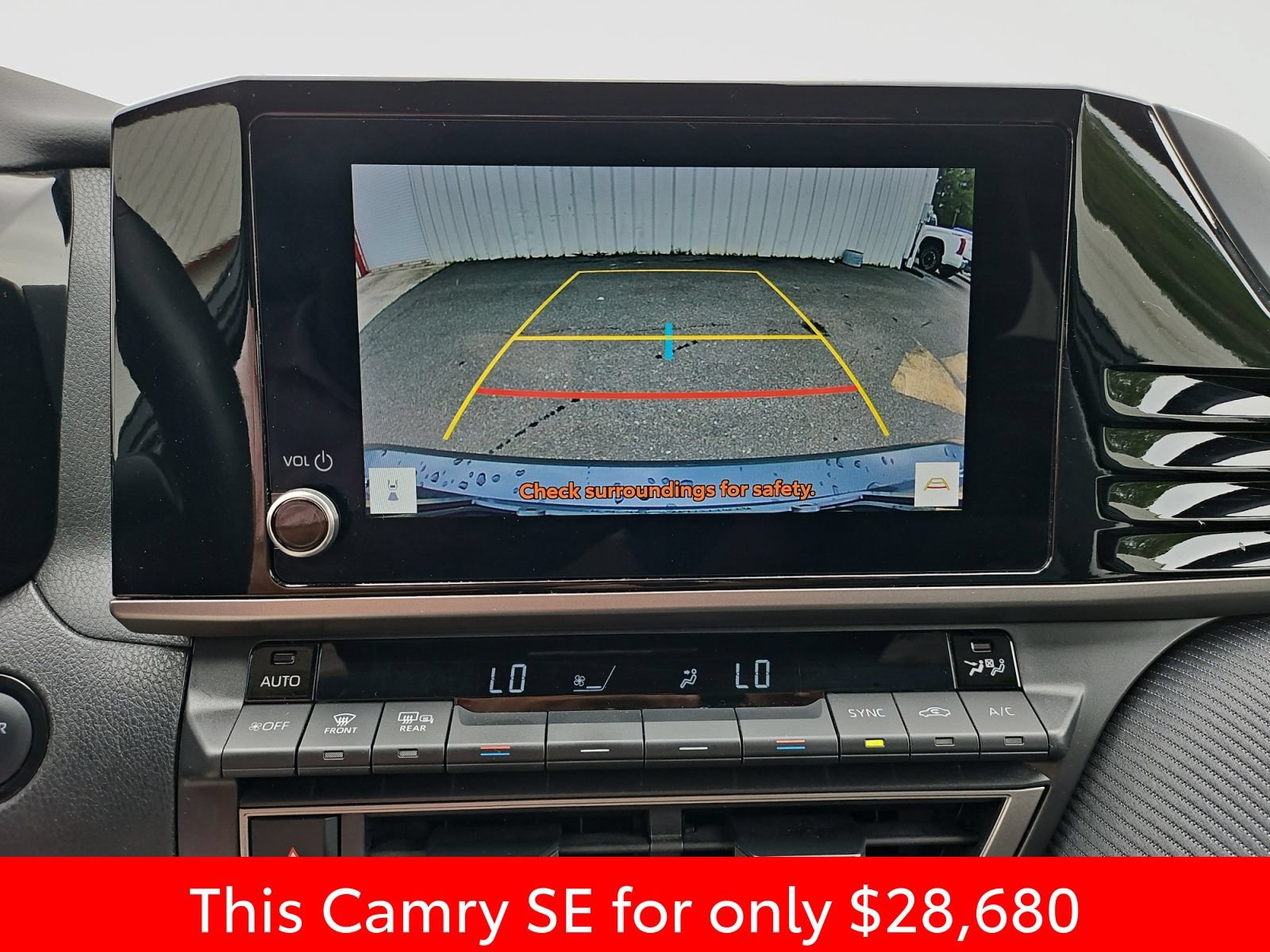 Used 2025 Toyota Camry SE FWD image 28