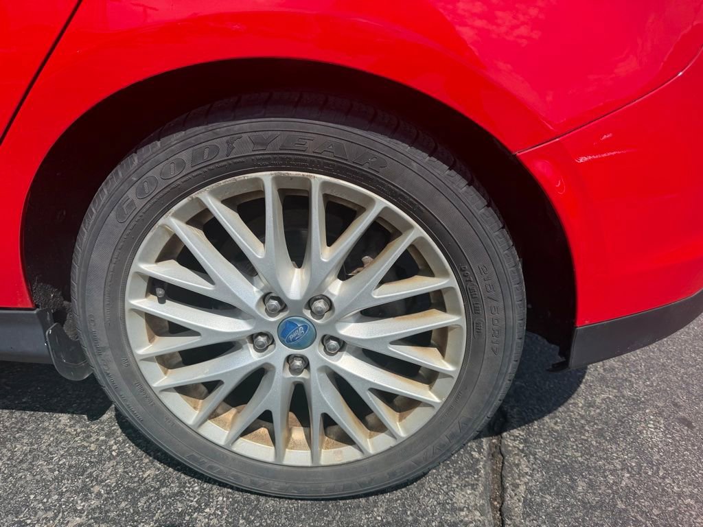 Used 2012 Ford Focus SEL FWD image 5