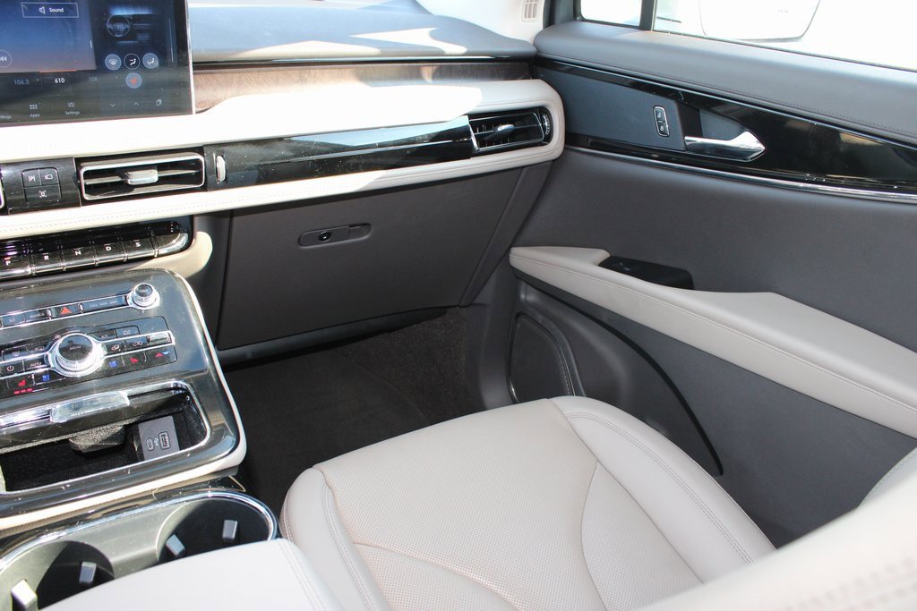 Used 2023 Lincoln Nautilus Reserve w/ Cargo Utility Package image 33