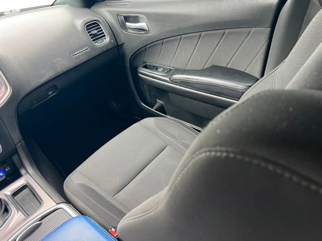 Used 2019 Dodge Charger SXT RWD image 12