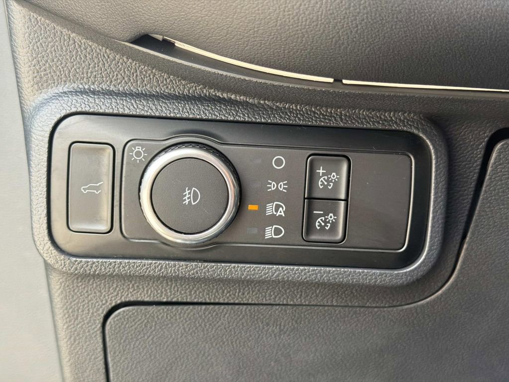 Used 2025 Ford Explorer ST-Line w/ Premium Package image 37