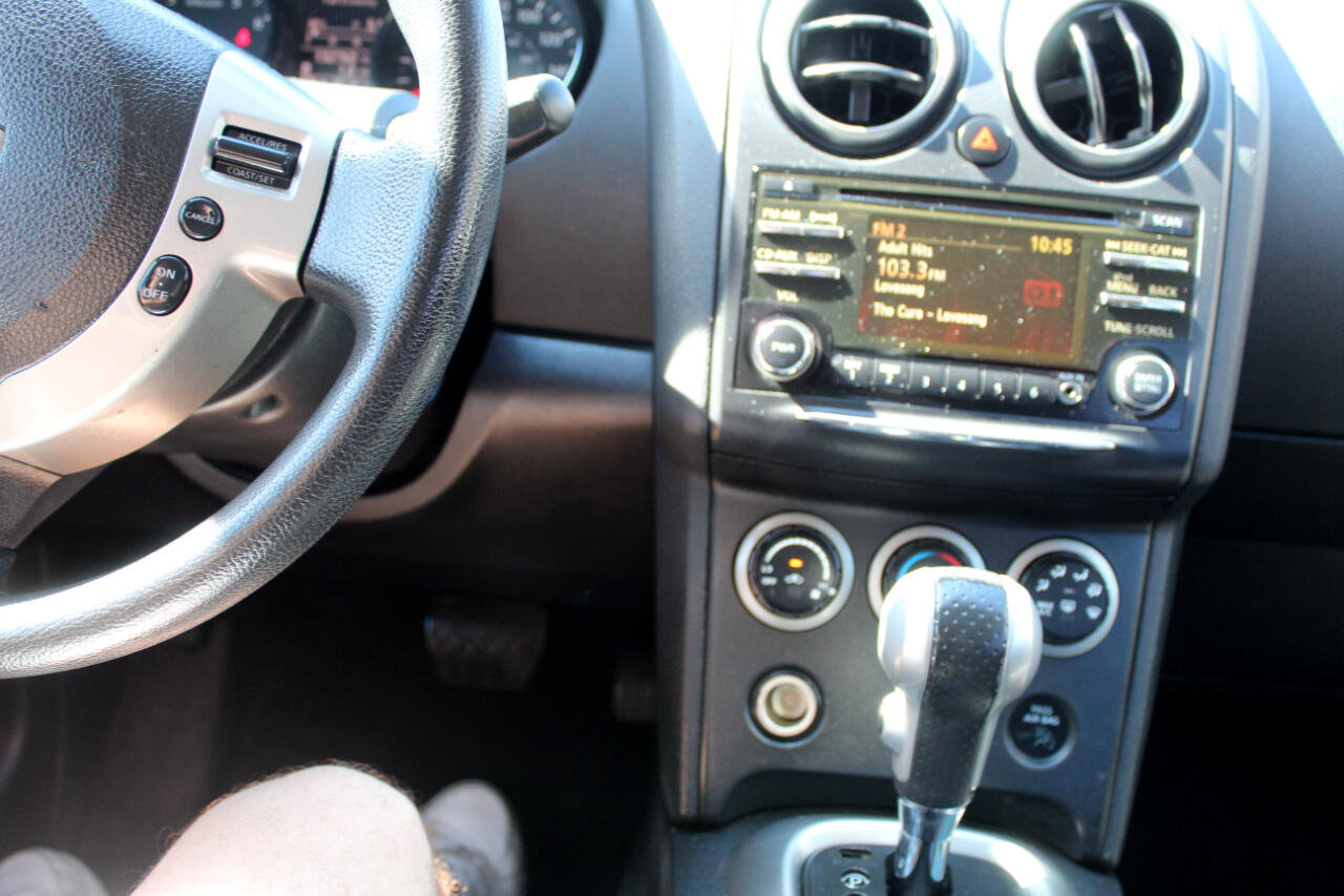 Used 2012 Nissan Rogue SV image 16