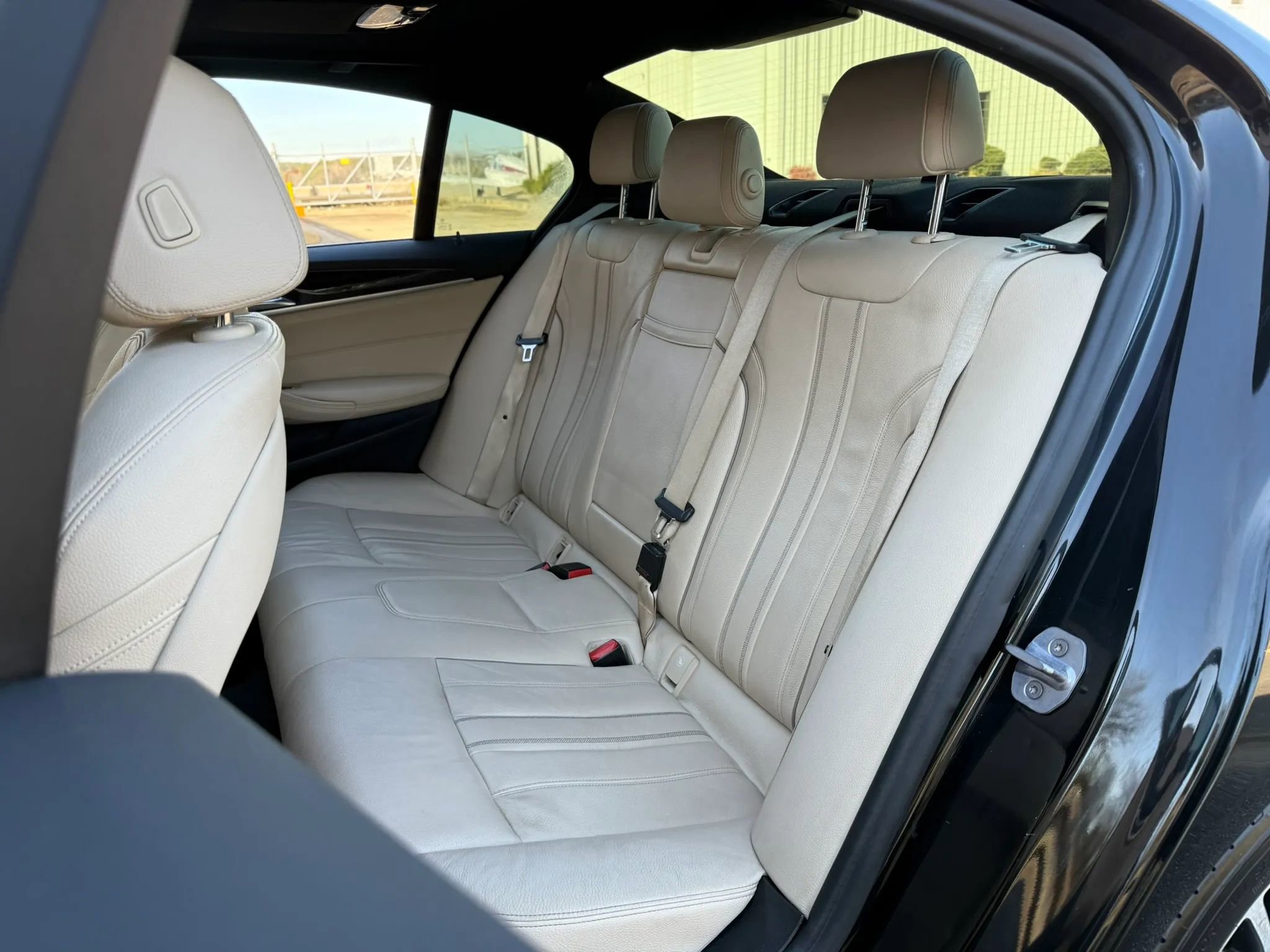 Used 2018 BMW 540i w/ Premium Package RWD image 32