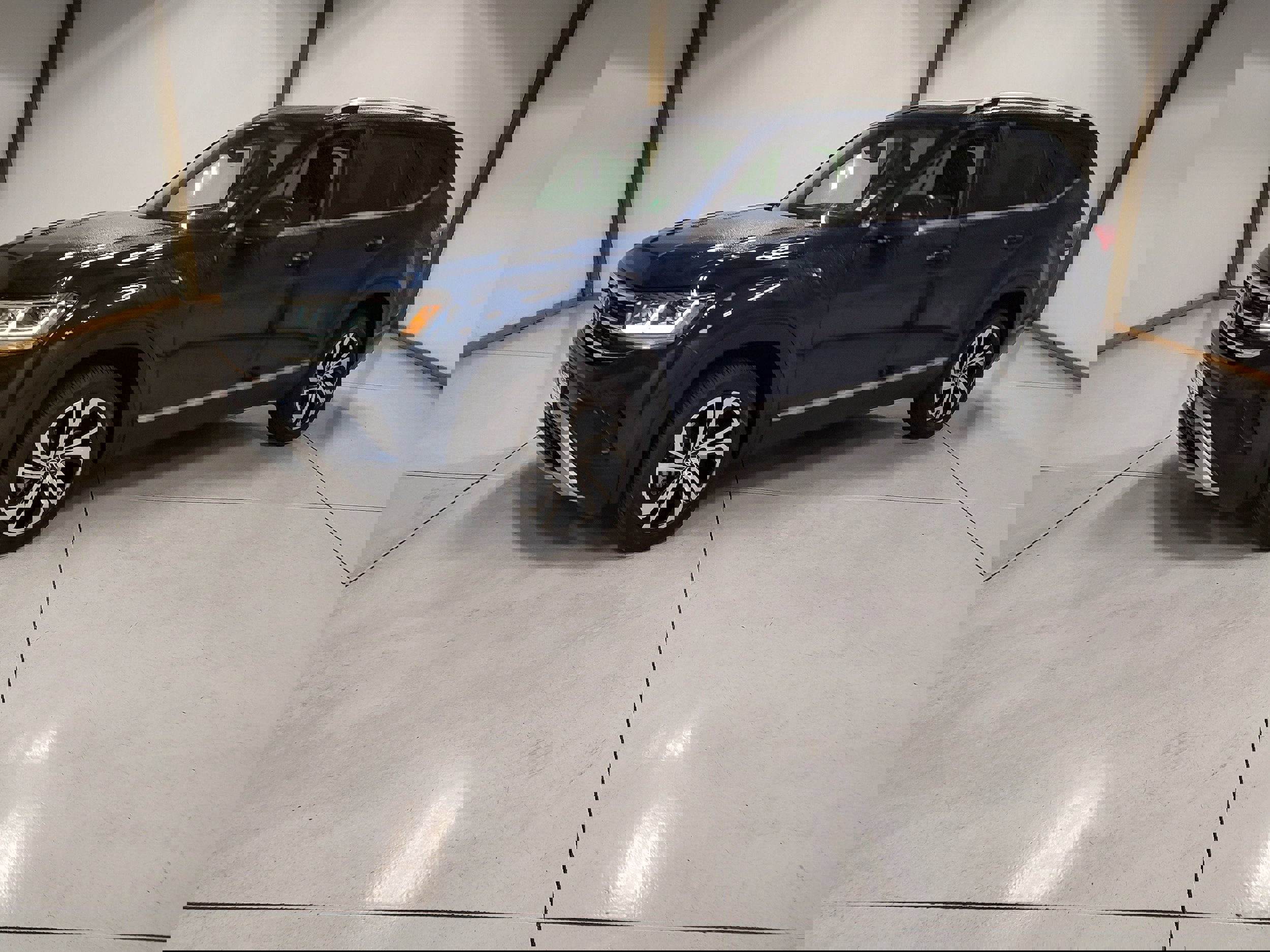 Used 2022 Volkswagen Atlas SEL image 4