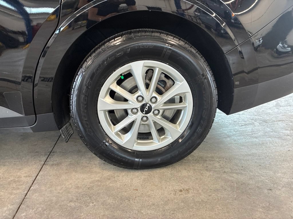 Certified 2024 Kia Carnival LX FWD image 15