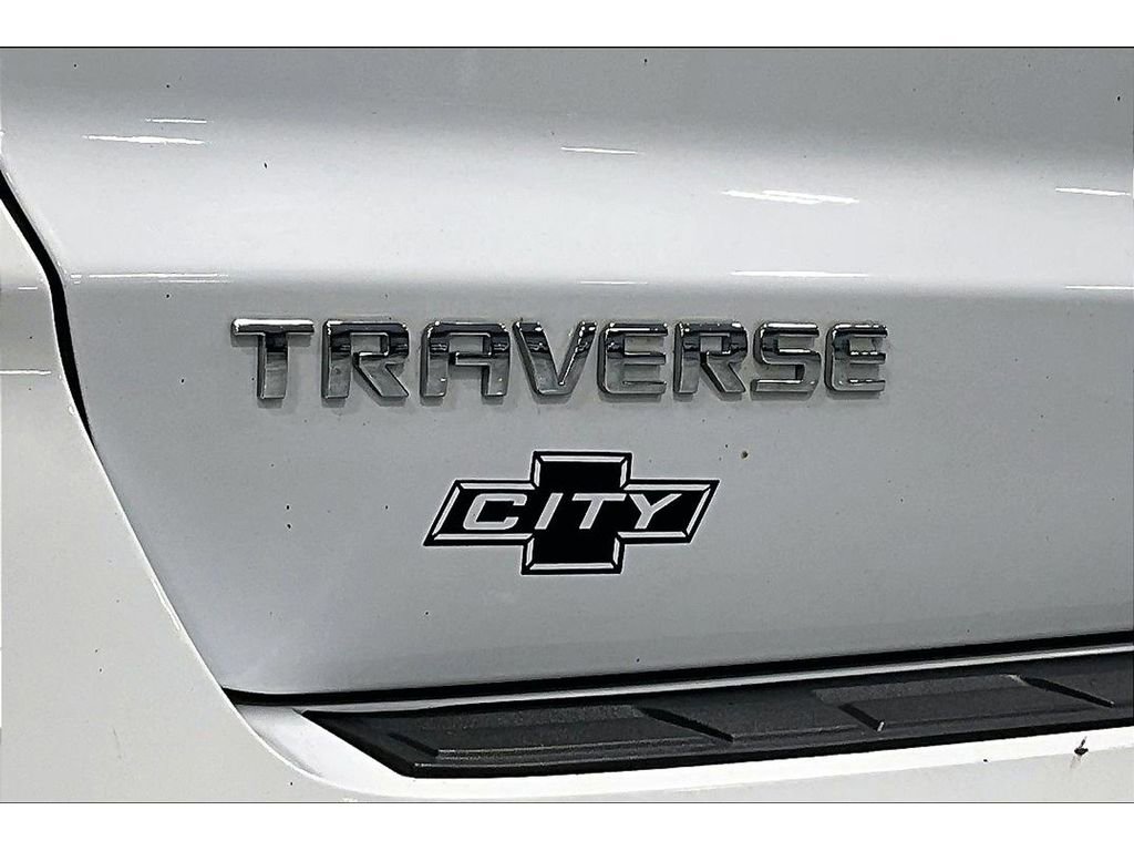 Used 2017 Chevrolet Traverse LT w/ Style and Technology Package FWD image 10