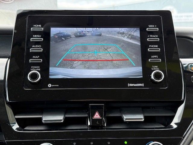 Used 2021 Toyota Camry LE image 31