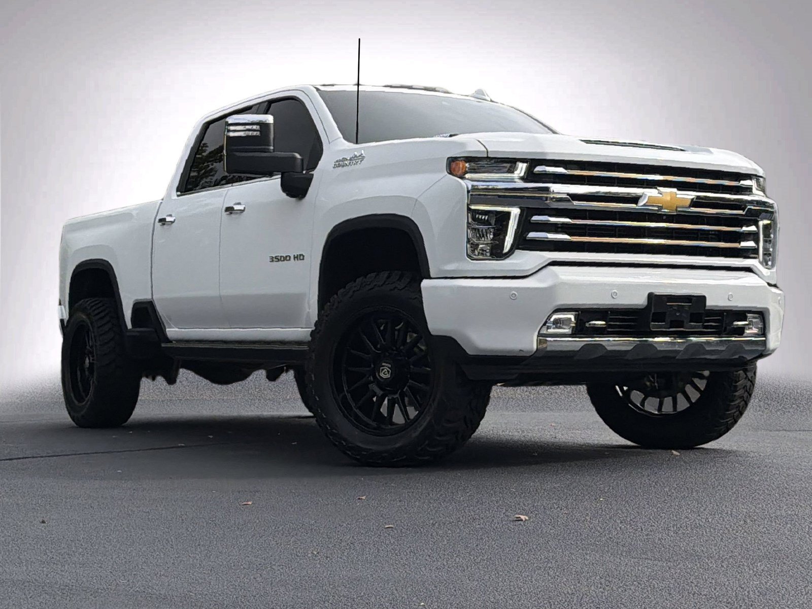 Used 2022 Chevrolet Silverado 3500 High Country w/ Z71 Off-Road Package AWD/4WD video 2