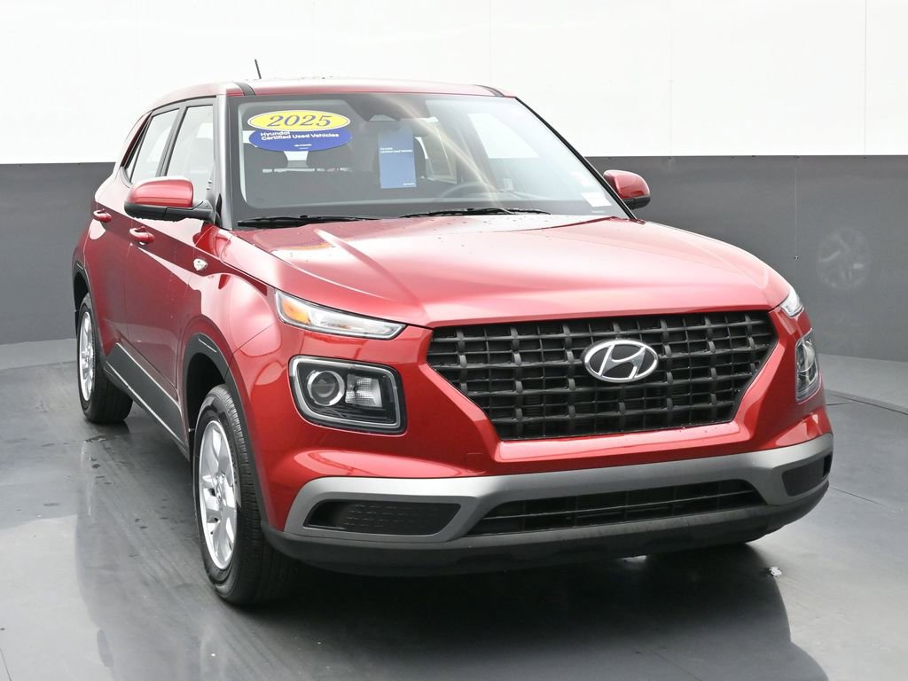 Certified 2025 Hyundai Venue SE image 9