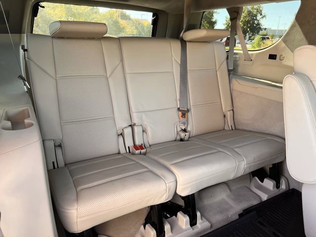 Certified 2022 Cadillac Escalade ESV Premium Luxury Platinum w/ Heavy-Duty Trailer Package image 31