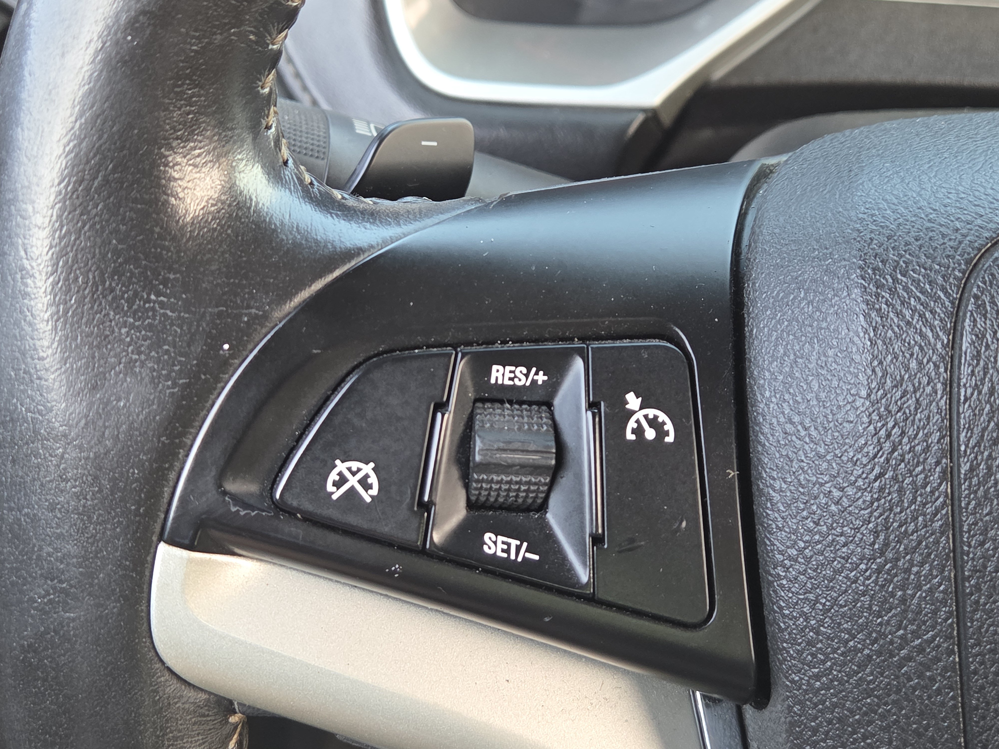 Used 2014 Chevrolet Camaro LT RWD image 4