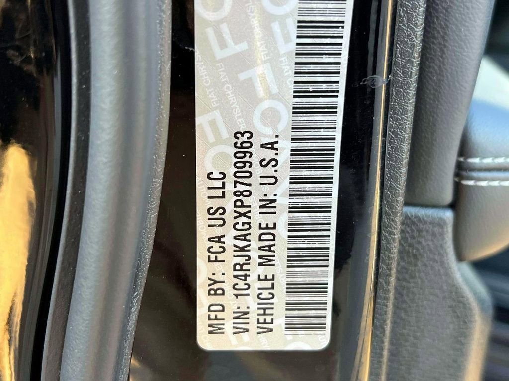 Certified 2023 Jeep Grand Cherokee L Laredo image 19