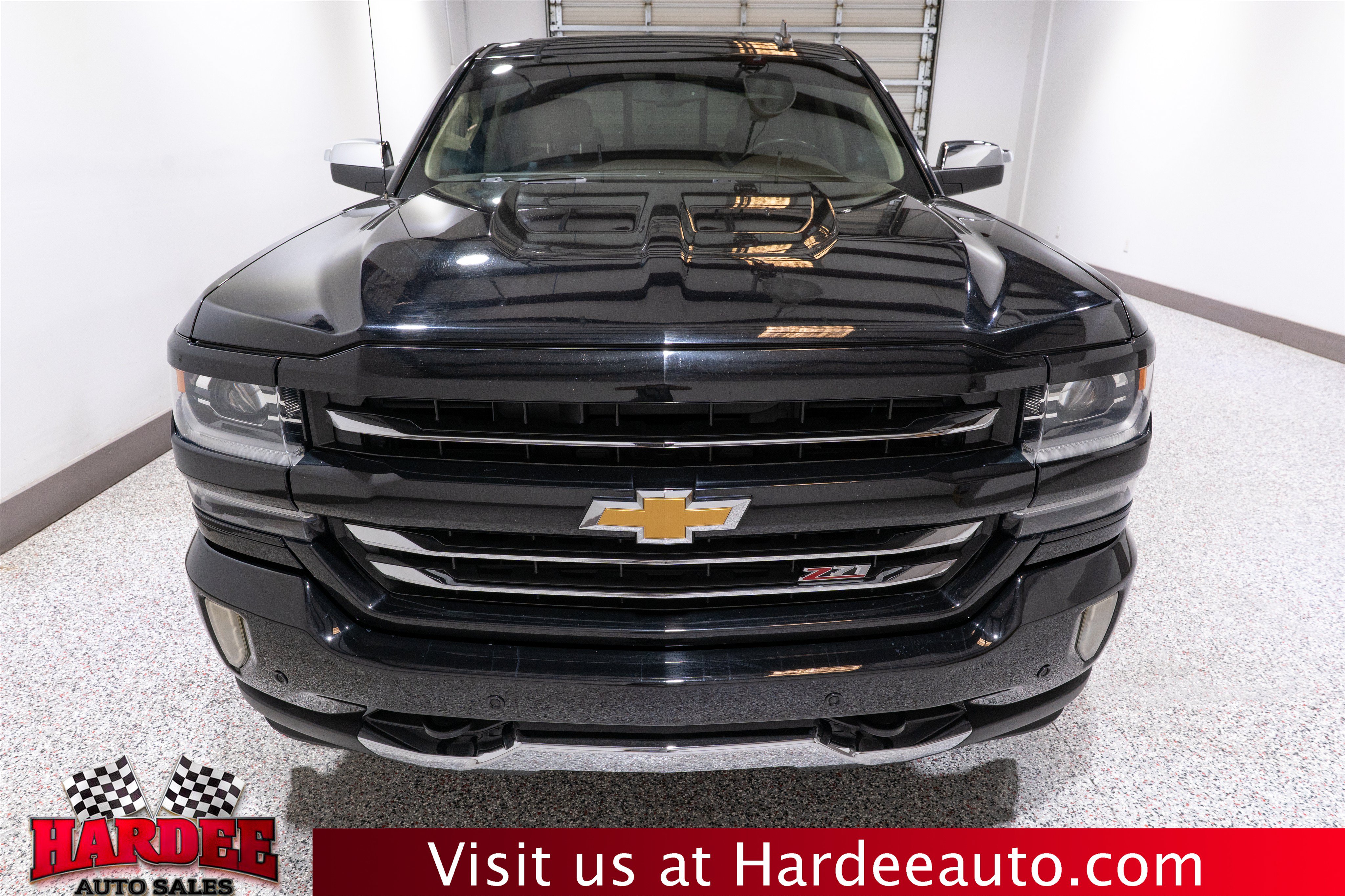 Used 2017 Chevrolet Silverado 1500 LTZ Z71 w/ LTZ Plus Package AWD/4WD image 7