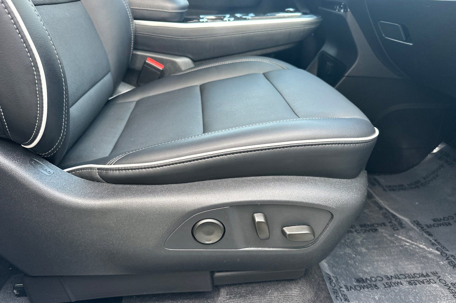 Used 2025 Buick Enclave Preferred image 25